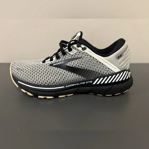 Brooks Womens Adrenaline GTS 22 Gray and Black Running Shoes, Size:8 - Picture 11 of 14